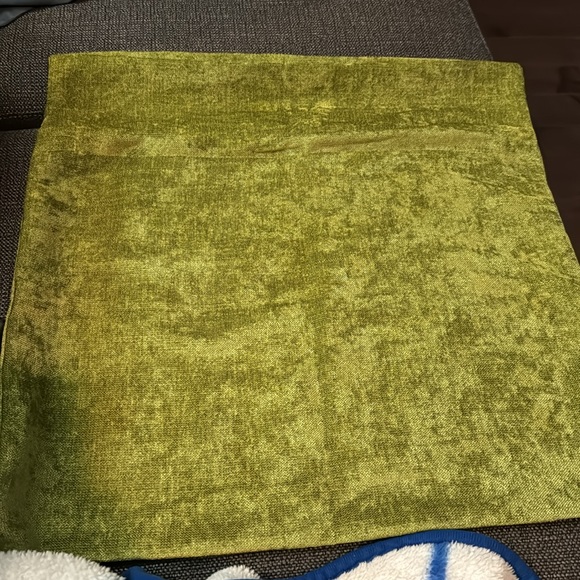 NWOT OSVINO pillow covers - Picture 6 of 7